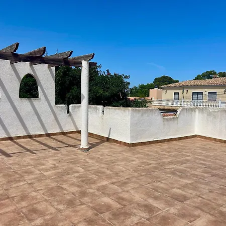 With Pool, Chill-out & Bbq Дом отдыха Торевьиа