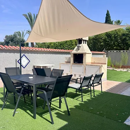 Holiday home With Pool, Chill-out & Bbq Torrevieja