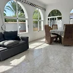 Vakantiehuis With Pool, Chill-out & Bbq Torrevieja