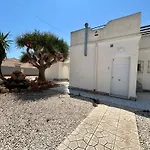 Vakantiehuis With Pool, Chill-out & Bbq Torrevieja